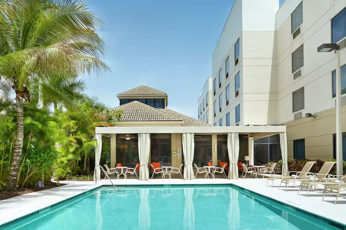 Hilton Garden Inn West Palm Beach Airport: Pool Day Pass West Palm Beach