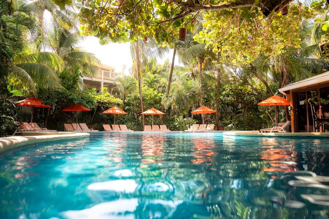 Paradise Beach Hotel & Resort: Pool & Spa Day Pass Roatan | ResortPass