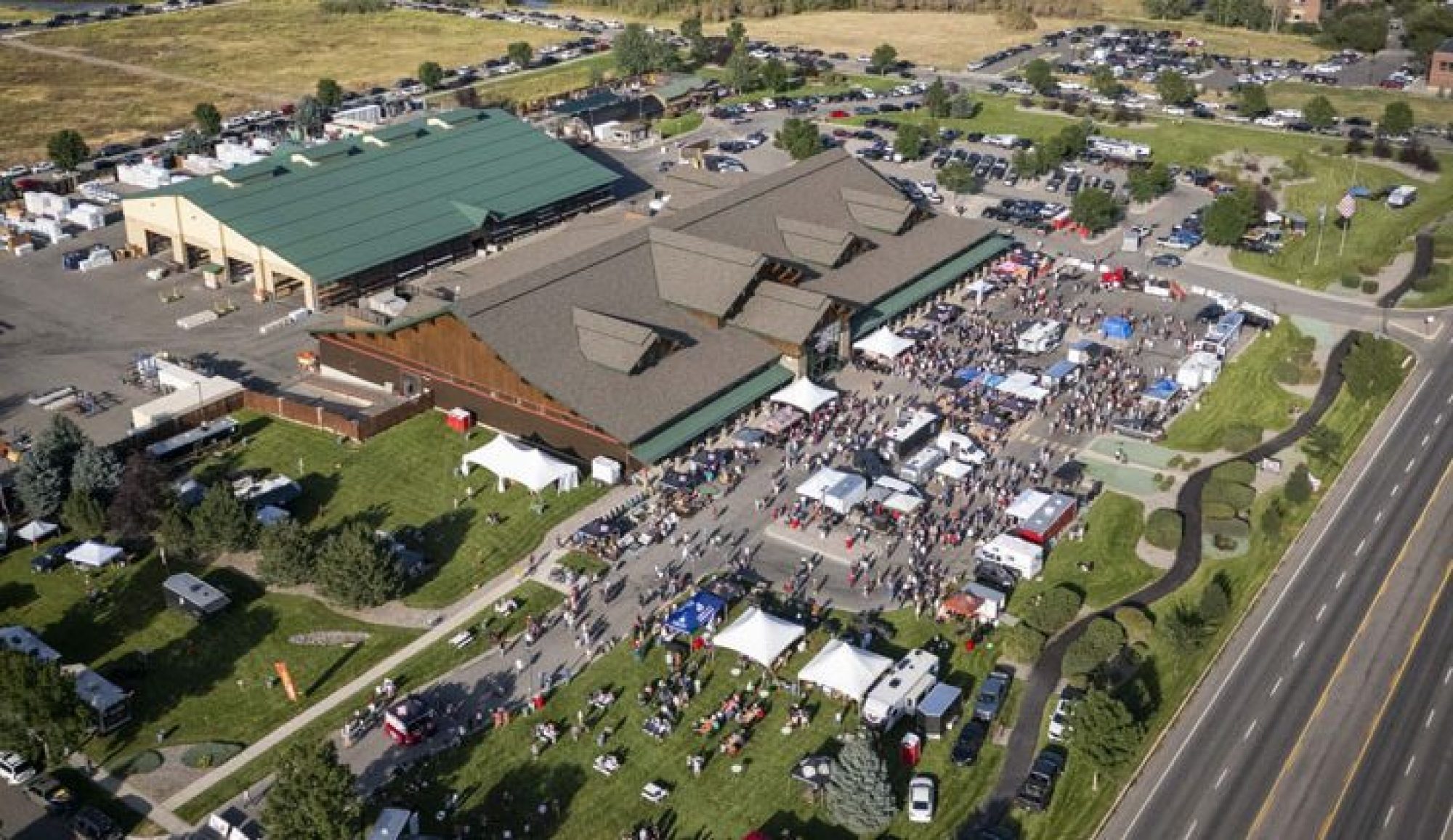 DJI 20260828174836 0294 SPECTATO Rpage