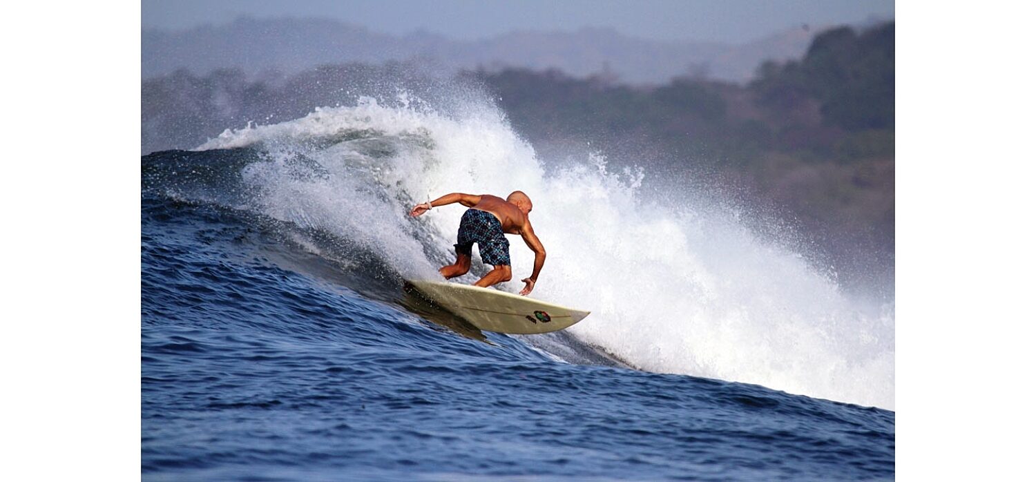 Mike harrelson shredding waves 1440 670 95