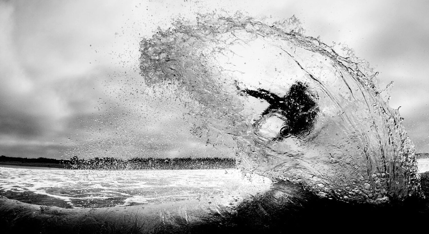 Morgan maassen surf bw photo
