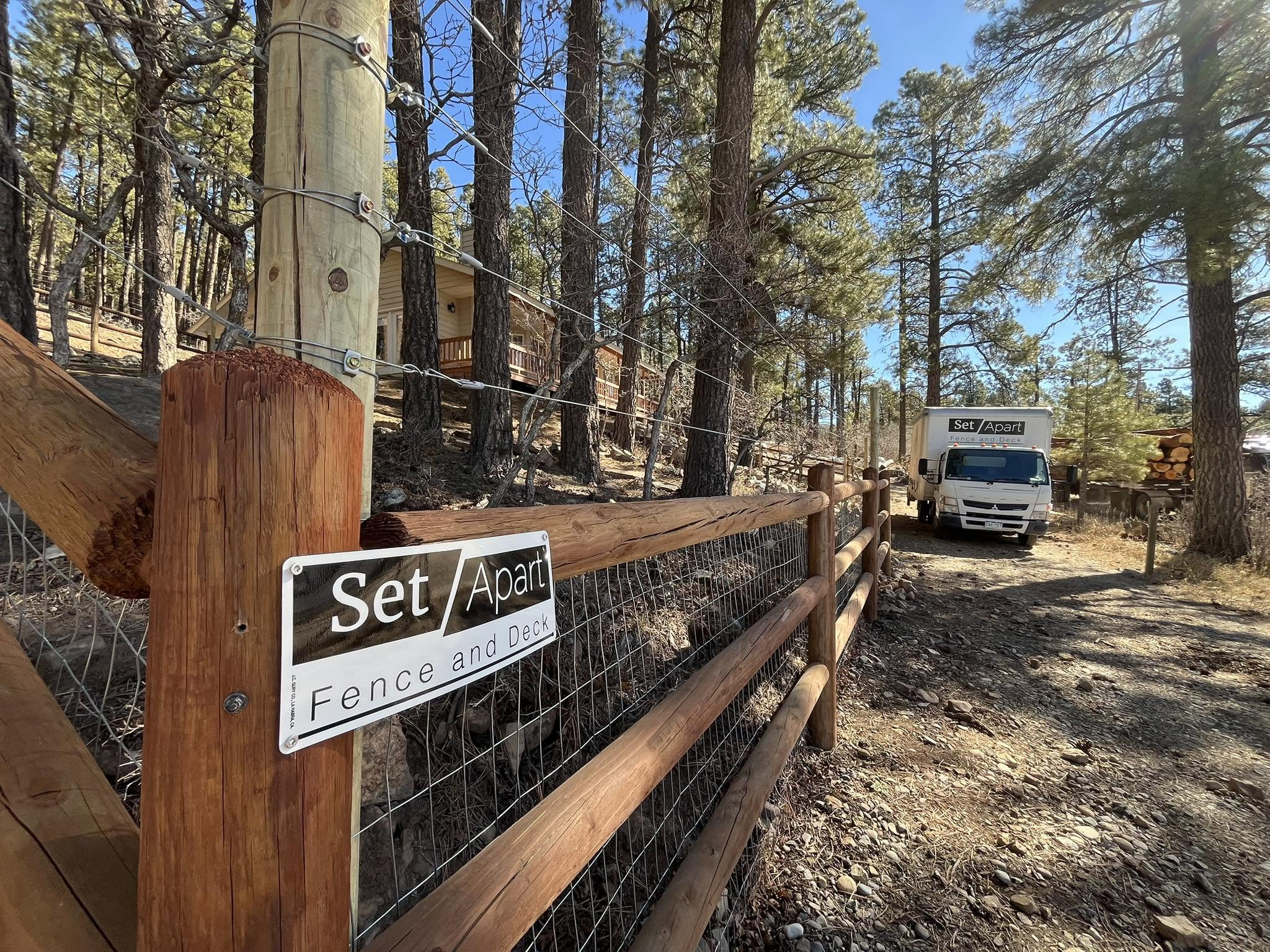880891024