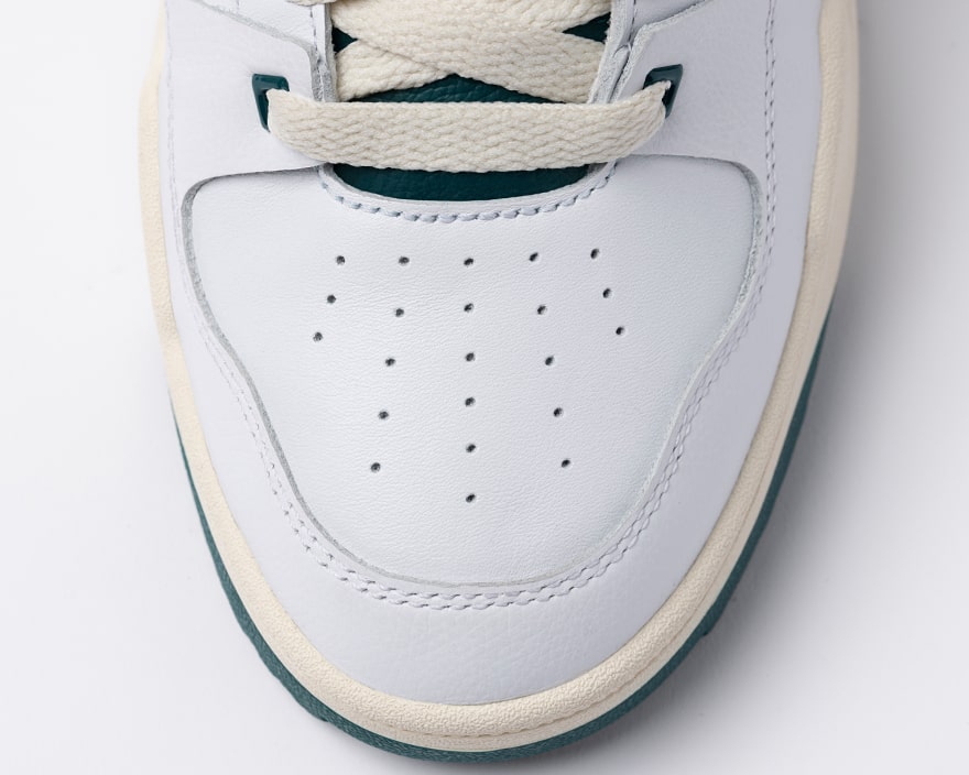 LIGHTWEIGHT PERFORMANCE