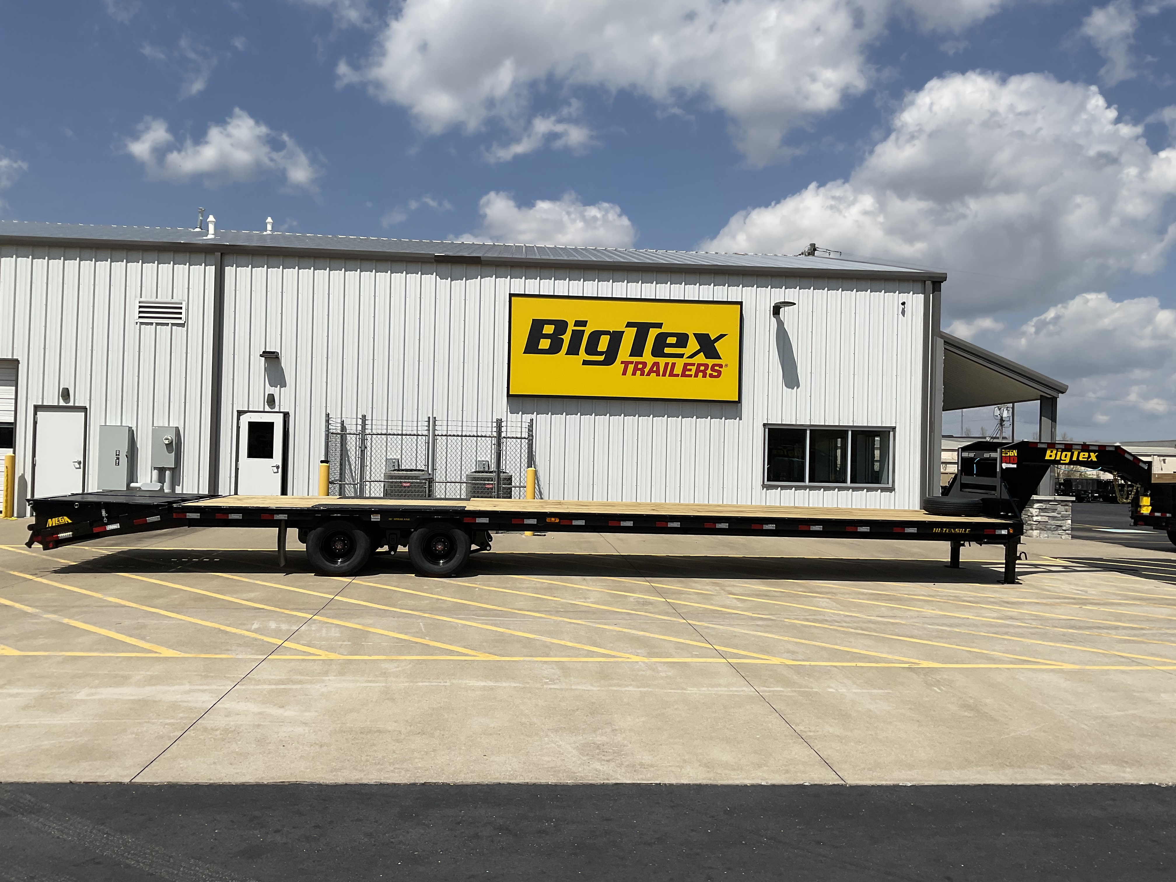 Big Tex 25GN, Gooseneck, 102" x 30', 25.9K, Dovetail, Mega Ramps Image 1
