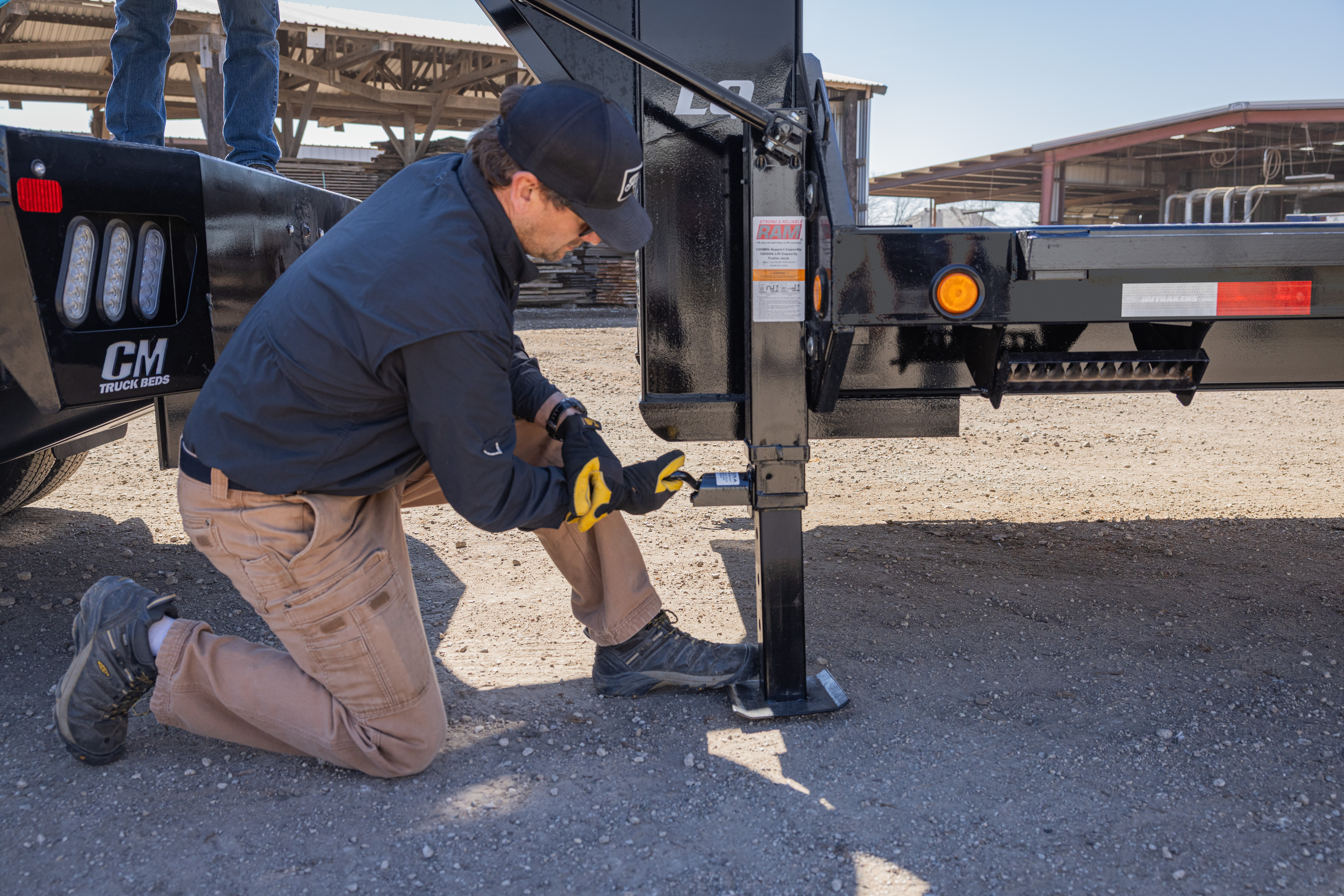 PJ TRAILERS LQS3 PJ 32FT GN EB2  14k ST DECK SI TOOLBOX Image 2