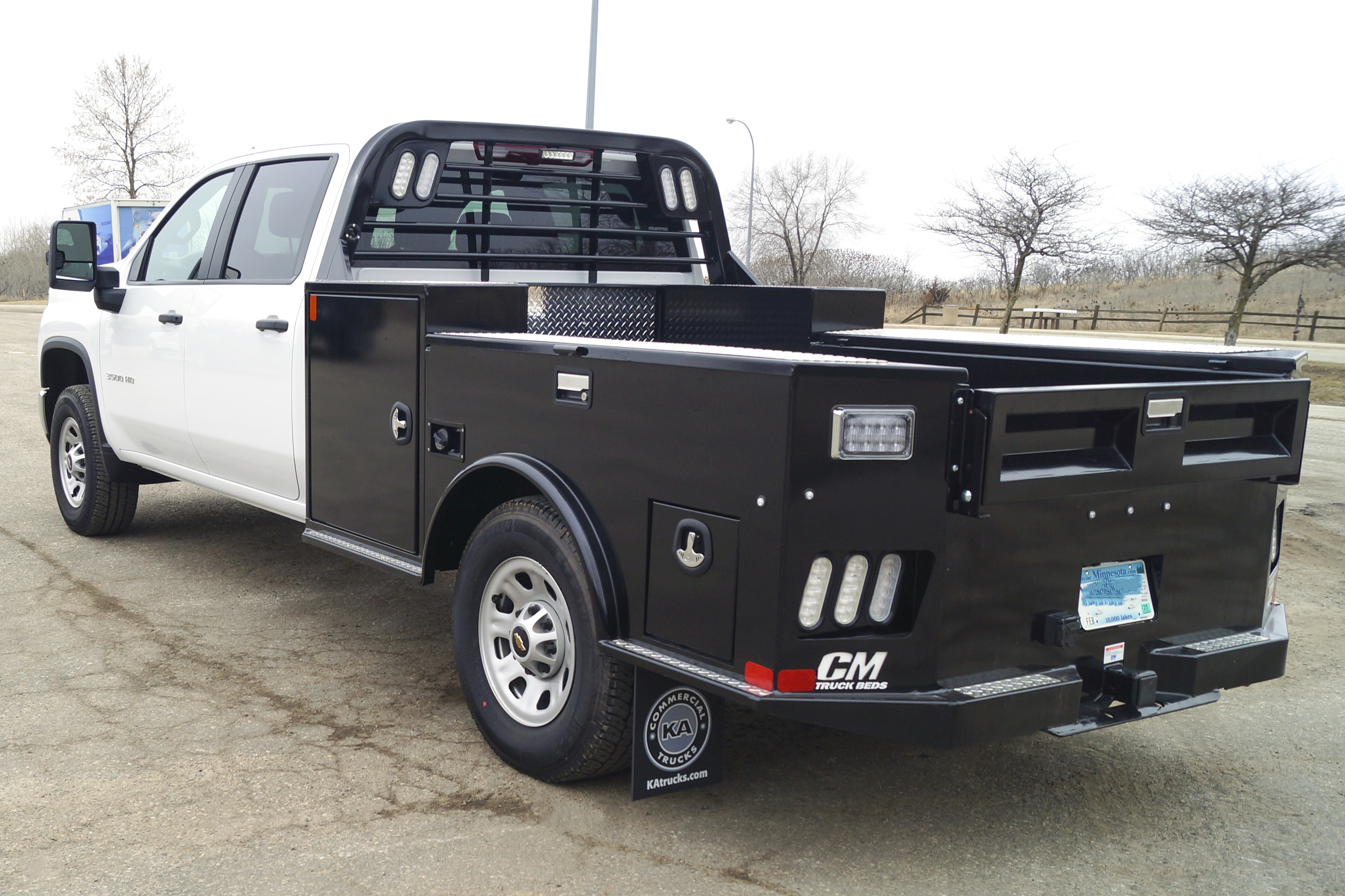 CM TM BED 114″ L X 94″ W X 84″ CA X 34″ RUNNERS image 1