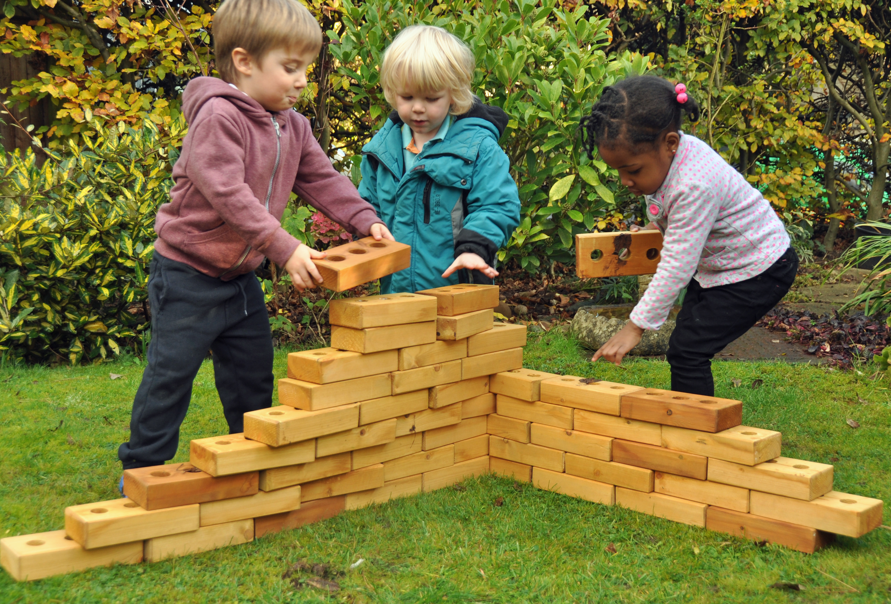 Lewiss Lightweight Softwood Bricks
