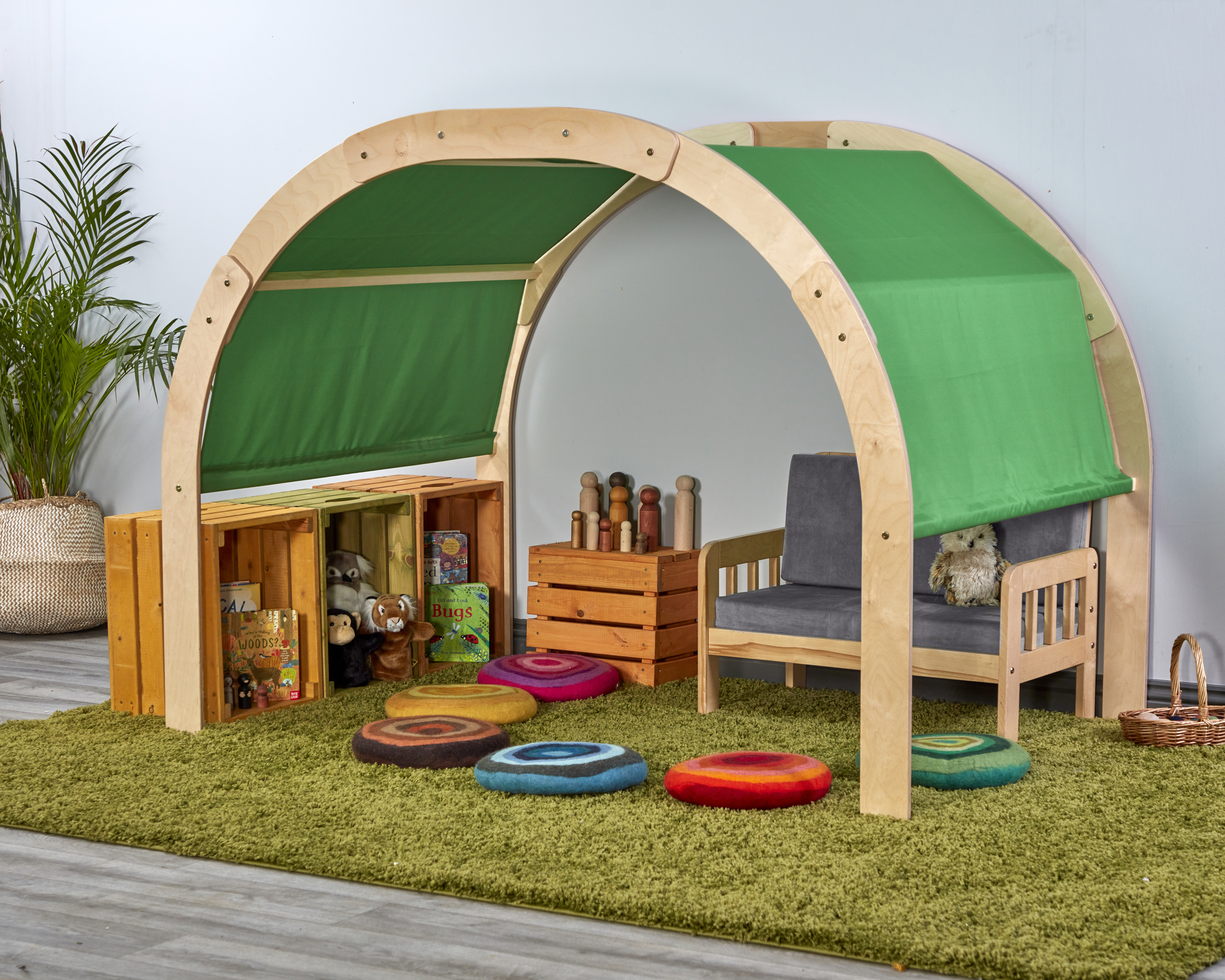 Umbu Group Arch Den
