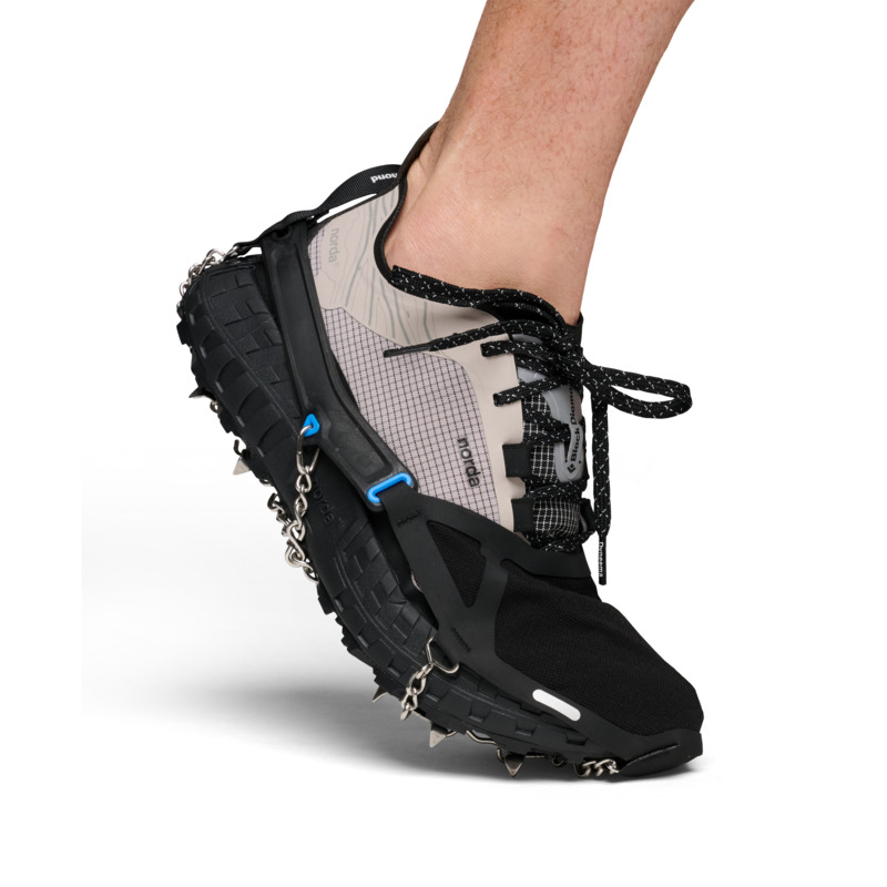 Distance Spike Traction Device