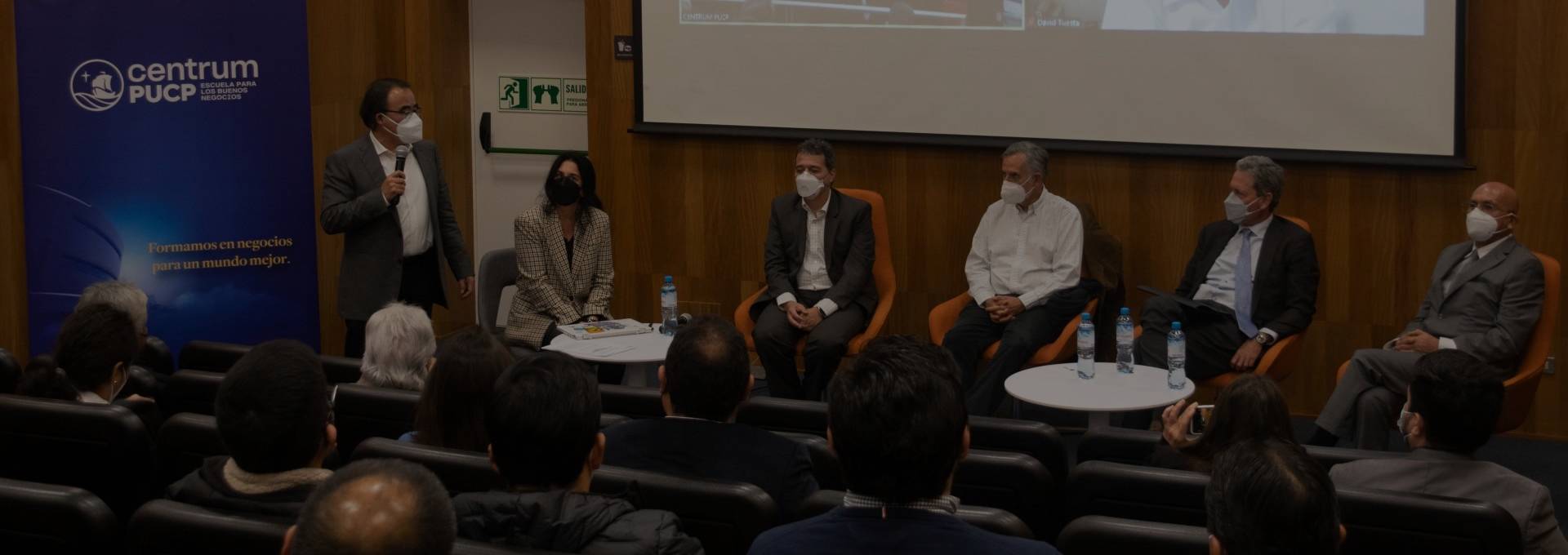Portada de Noticia Mesa Redonda Futuro Perú: Perspectivas de la economía peruana al 2023