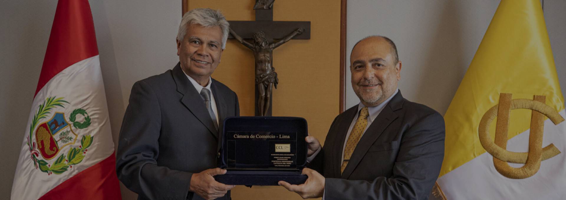 Portada de Noticia Empresarios peruanos reconocen a la PUCP como líder según encuesta de la Cámara de Comercio de Lima