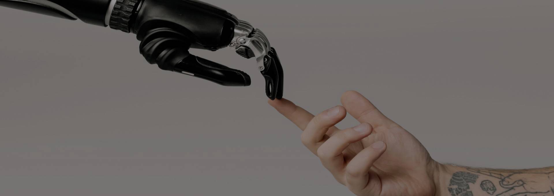 Portada de Noticia Expertos debaten sobre el uso de la tecnología para mejorar el bienestar de las personas en conferencia internacional