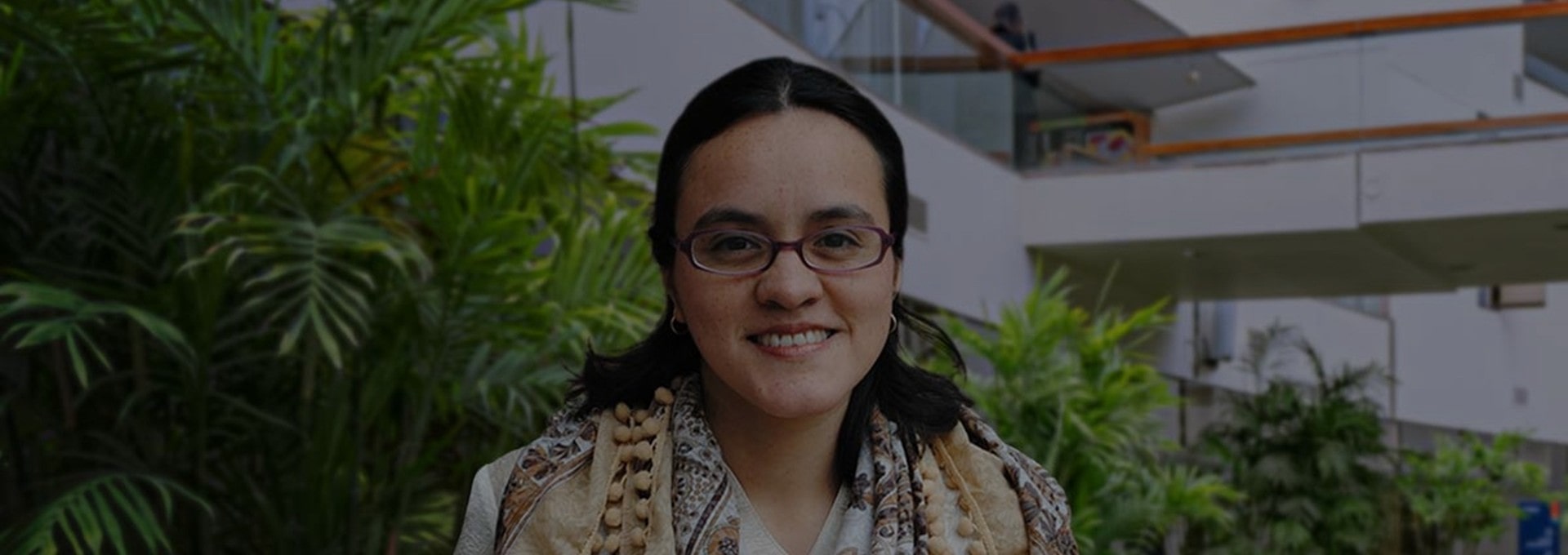 Portada de Noticia Profesora Kelly Rojas Valdez publica el Manual para el Tesista: Guía del Estilo APA (7.ª edición) editado por CENTRUM Publishing