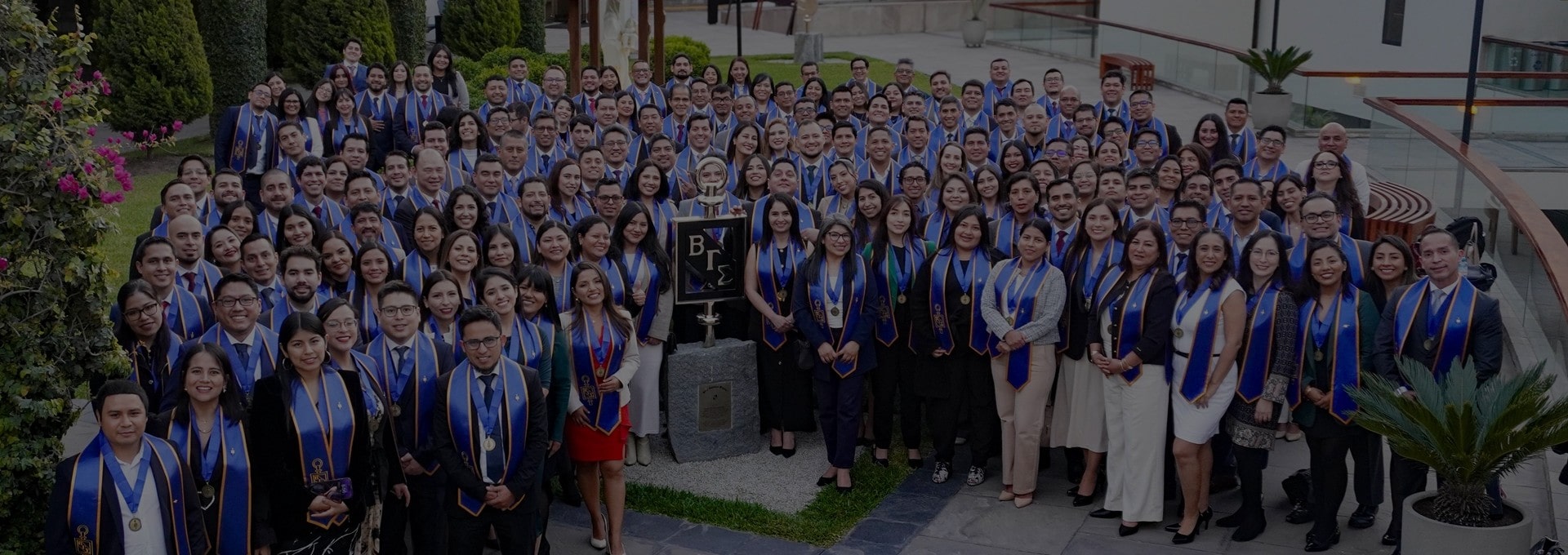 Portada de Noticia Excelencia académica y liderazgo global: Ceremonia de inducción Beta Gamma Sigma 2025