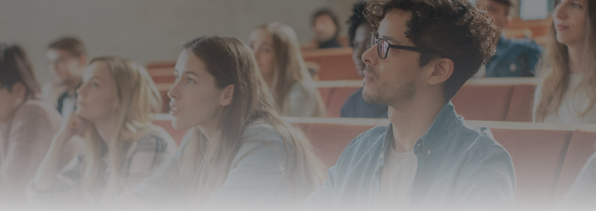 Especializaciones y Certificaciones