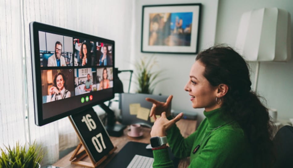 Reunión virtual con personas de diferentes países.