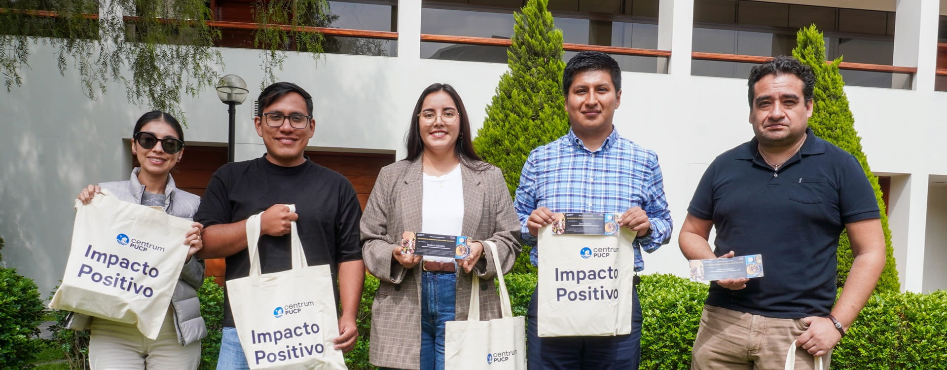 Portada de Noticia “Tus acciones impactan”: Colaboradores de Centrum PUCP capturan la biodiversidad del campus en la primera campaña fotográfica institucional