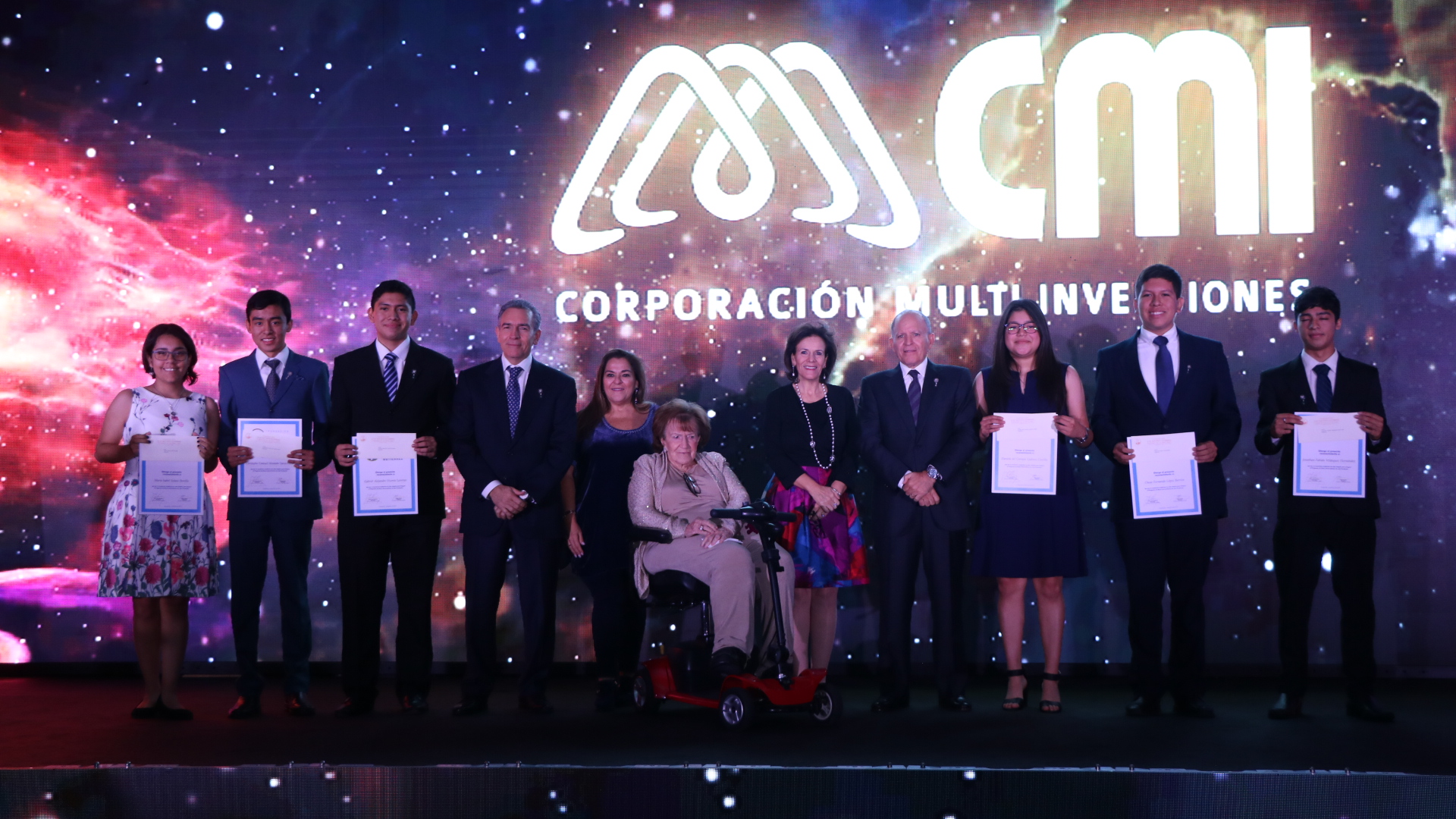 Fundación celebra 20 años de becas que transforman vidas - republica.gt