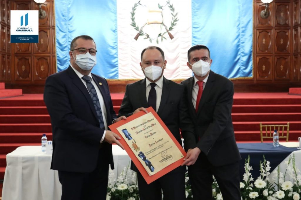 Ministerio de Cultura y Deportes entrega Premio “Carlos Mérida” a Darío Escobar 6 Darío Escobar