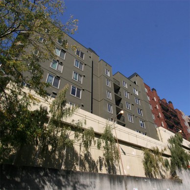 Metropolitan Park Apartments