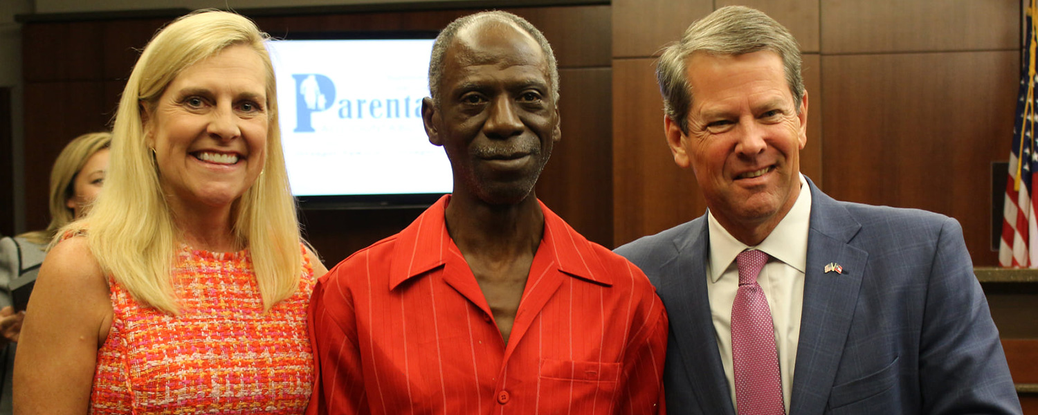 First Graduates of Parental Accountability Court with Governor and First Lady