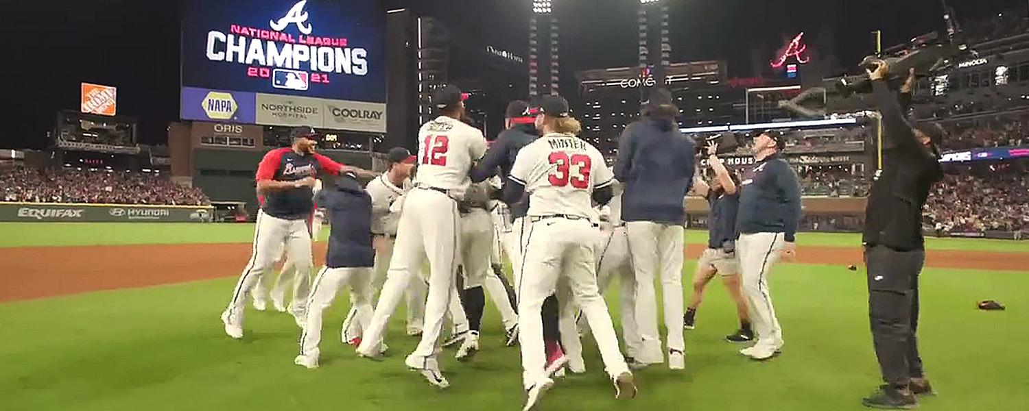 PICTURE OF BRAVES CELEBRATING NLCS WIN