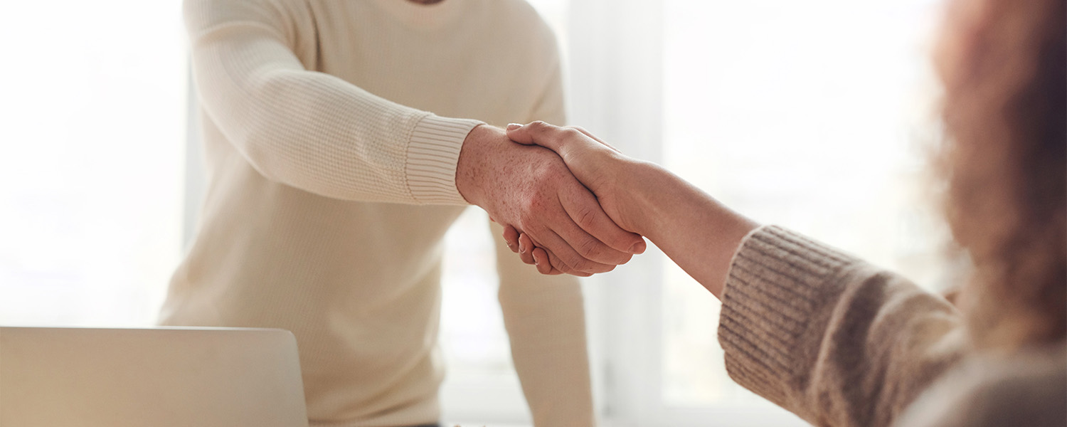 picture of people shaking hands