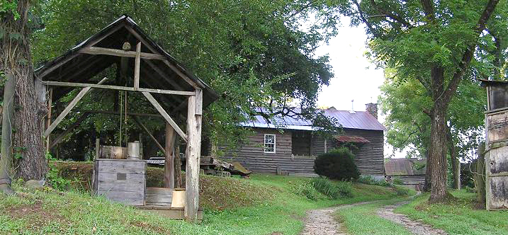 Photo of the old barn at Hyde Farm Park