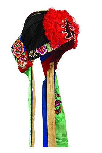 Korean child's hat profile view