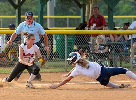 Youth Softball dive