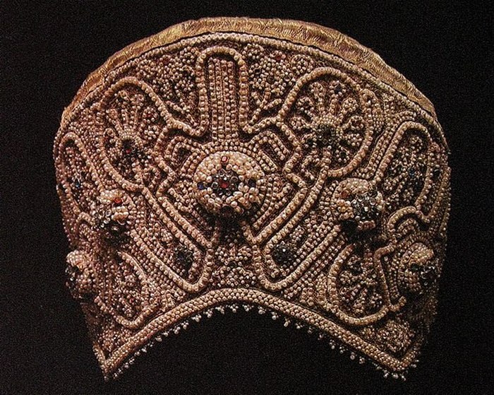 Kokoshnik Headdress, 18th century - Headdresses such as those from Pskov and Novgorod regions showcase pearls sewn onto metal and combined with beads to create intricate designs