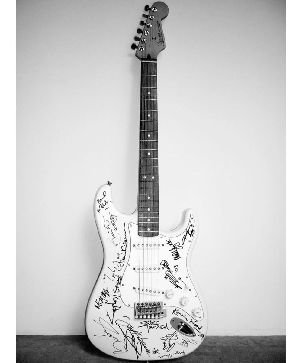 Quelles sont les guitares les plus chères au monde - La Fender reach out to Asia