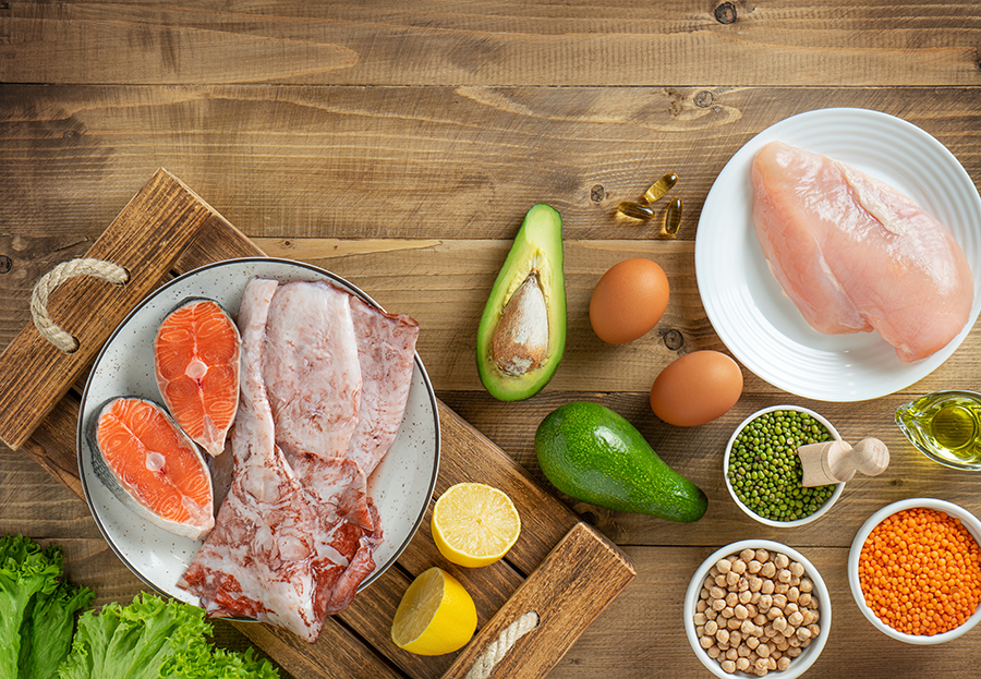 high protein meal with vegetables supporting satiety and weight loss