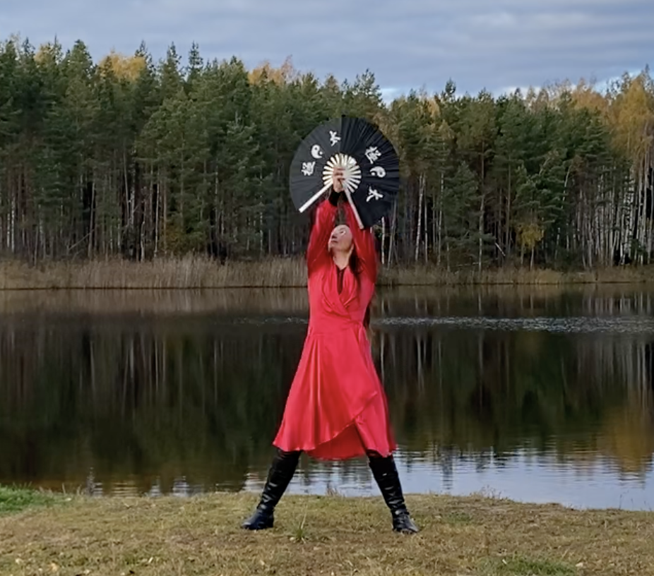 Fēniksa deja un pūķa lidojums