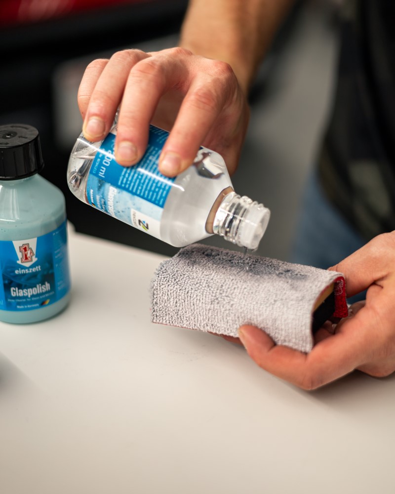 Pouring Glass Sealant