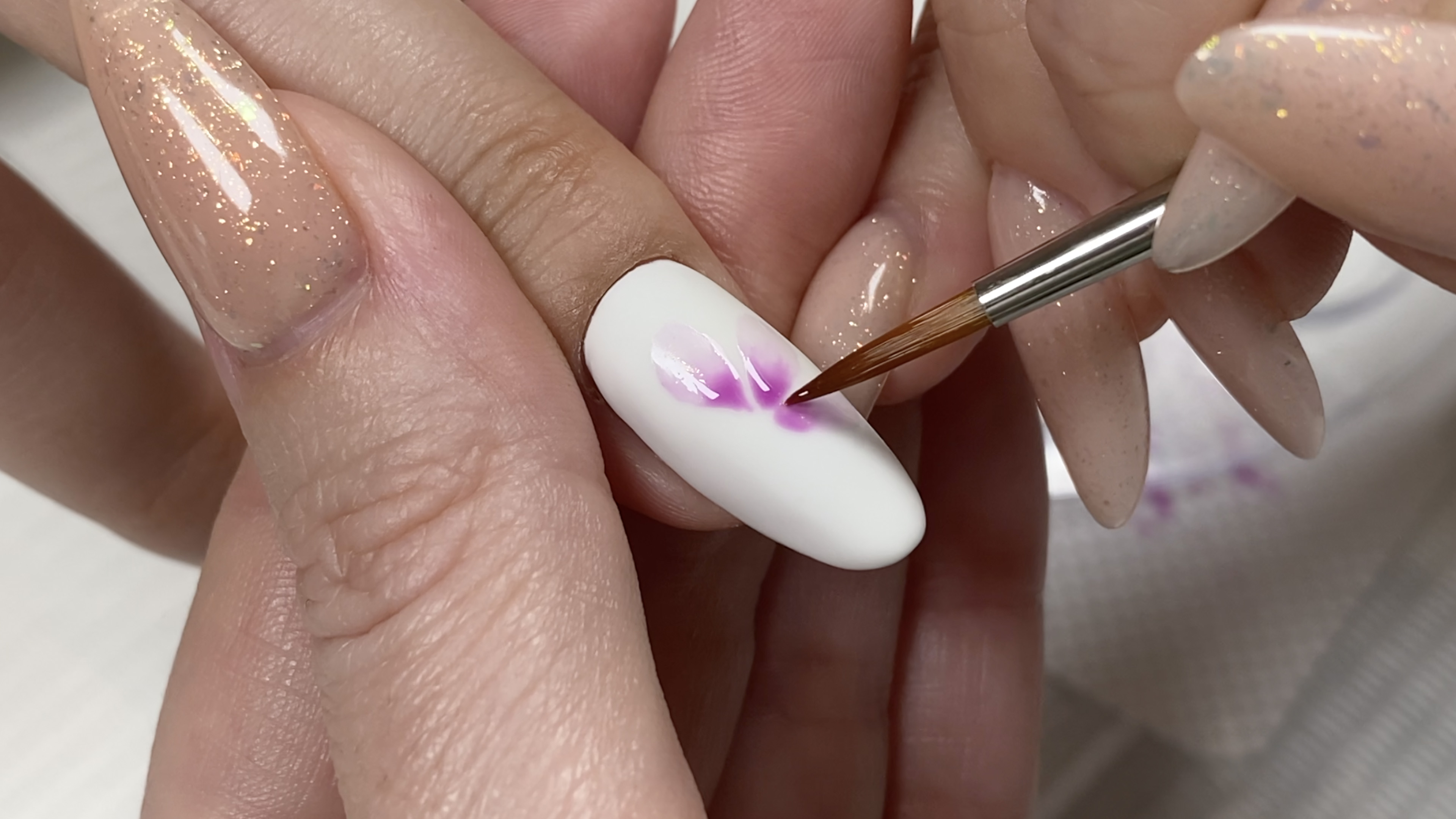 NAIL ART PRO Maîtriser facilement les pinceaux à Nail Art indispensables