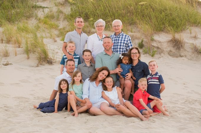 Cooler tones of green and blue make perfect family beach picture outfits