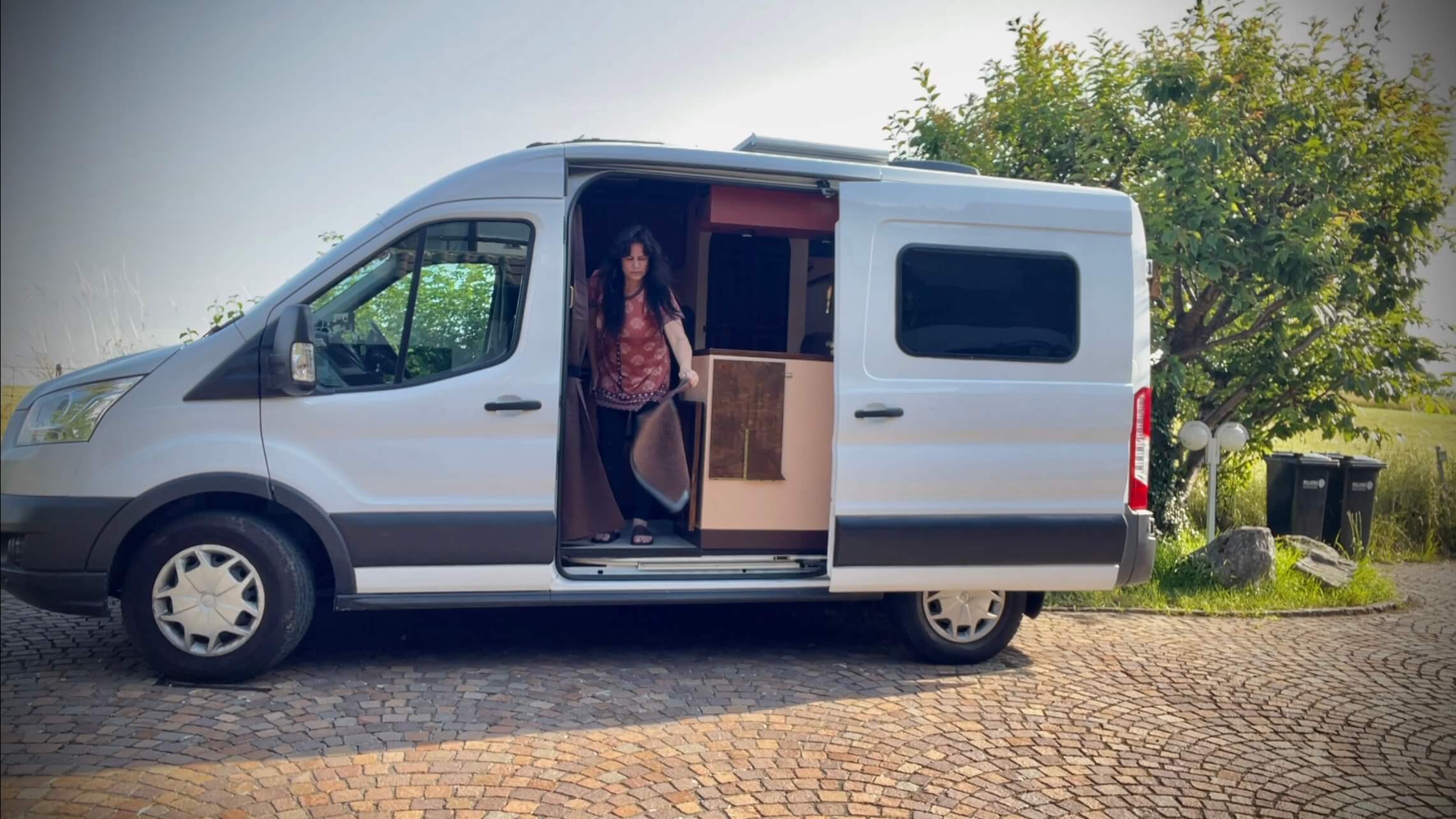 van life solo female traveler favie music