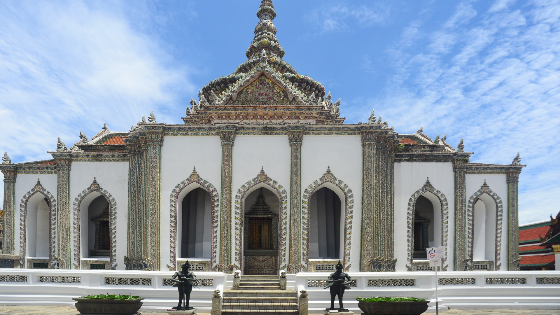Phra Viharn Yod Grand palace Bangkok