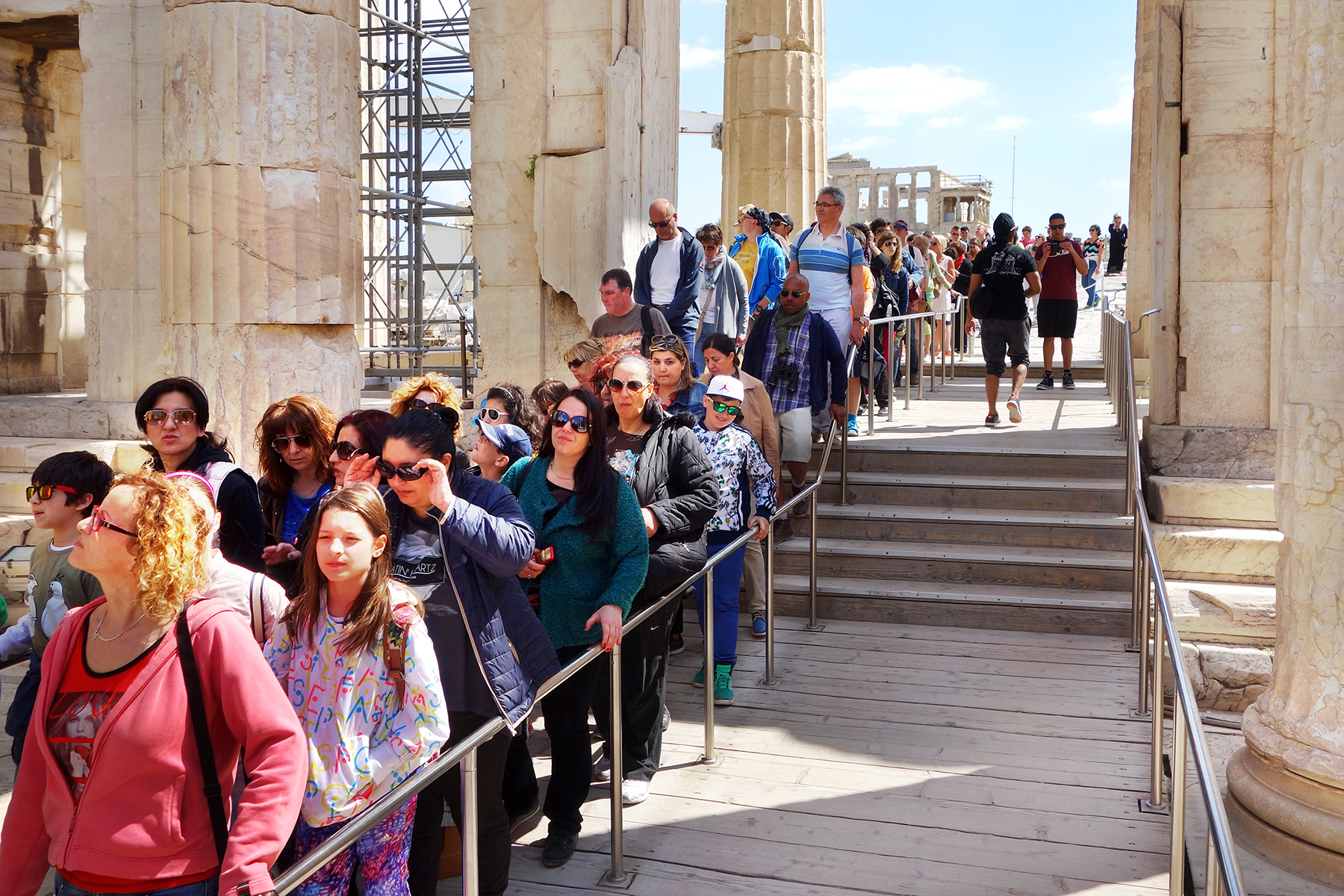Large, organized group tour visiting popular landmarks.