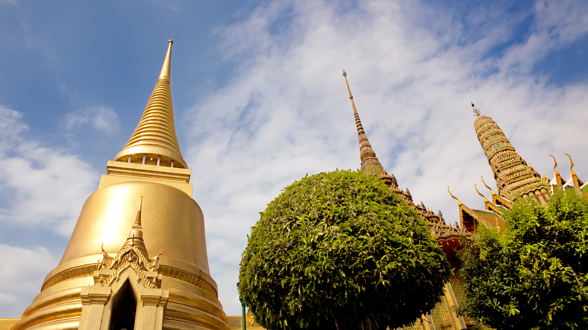 Phra Si Rattana Chedi Bangkok