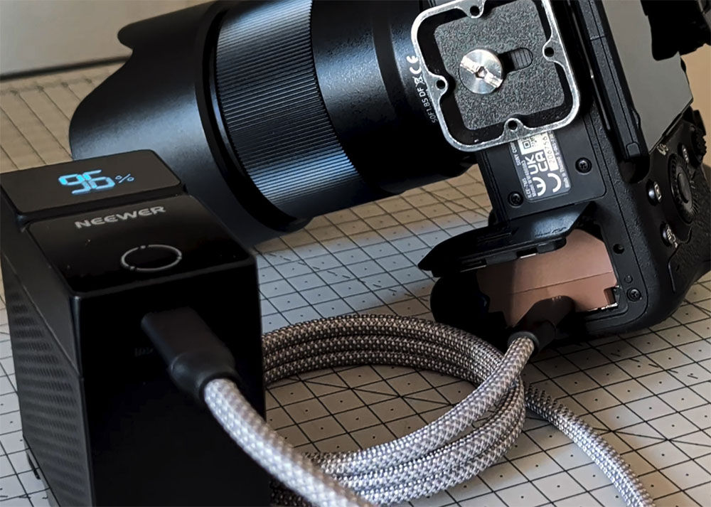 Come alimentare la Fotocamera con le batterie Neewer