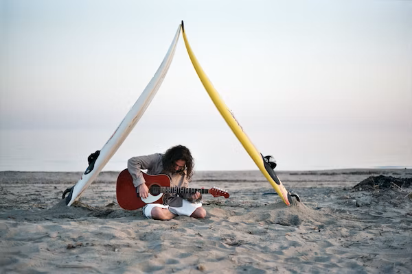 guitariste sur la plage