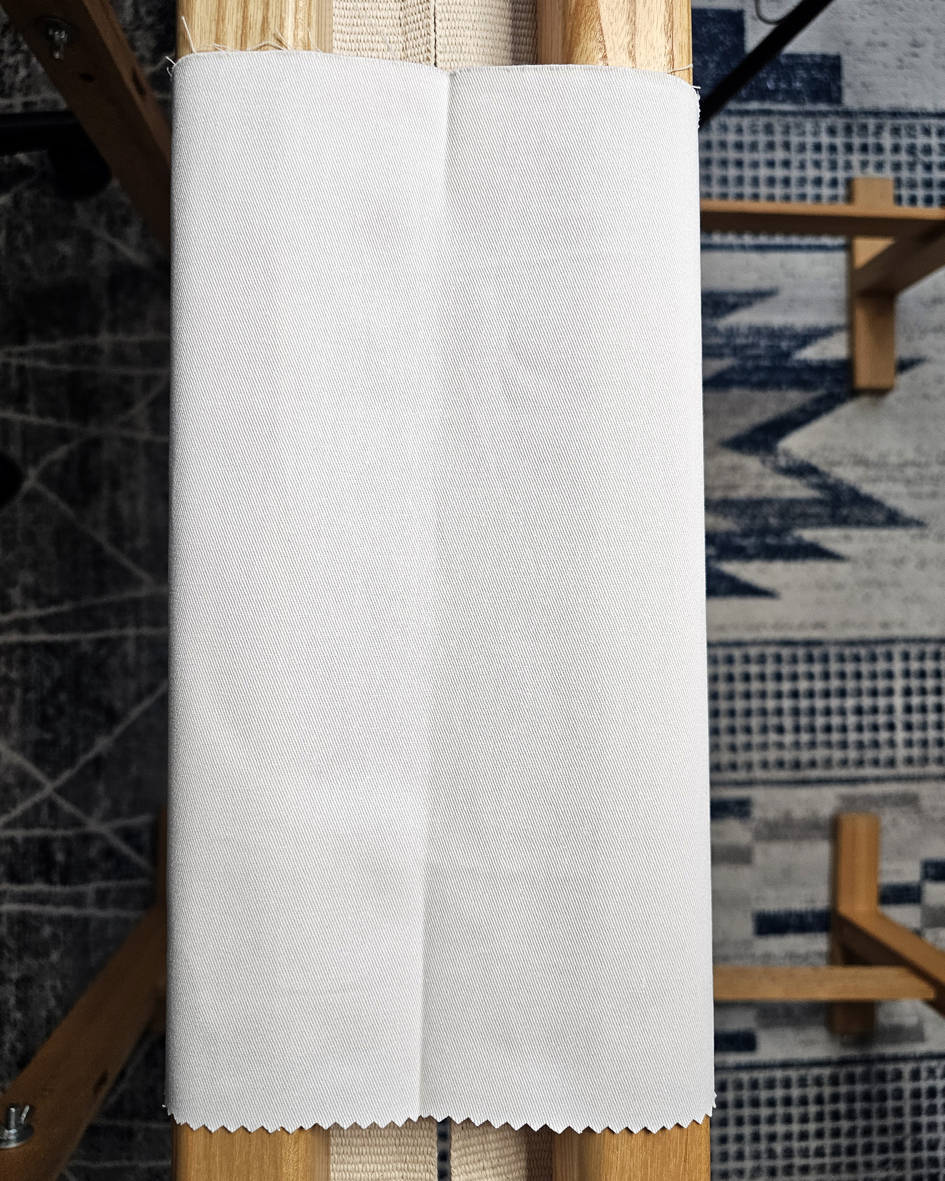 Skip pins or invisible markers – the ironed crease works just fine