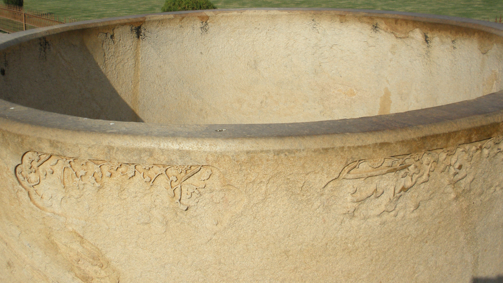 Jahangir's Hauz inside the walls of Agra Fort