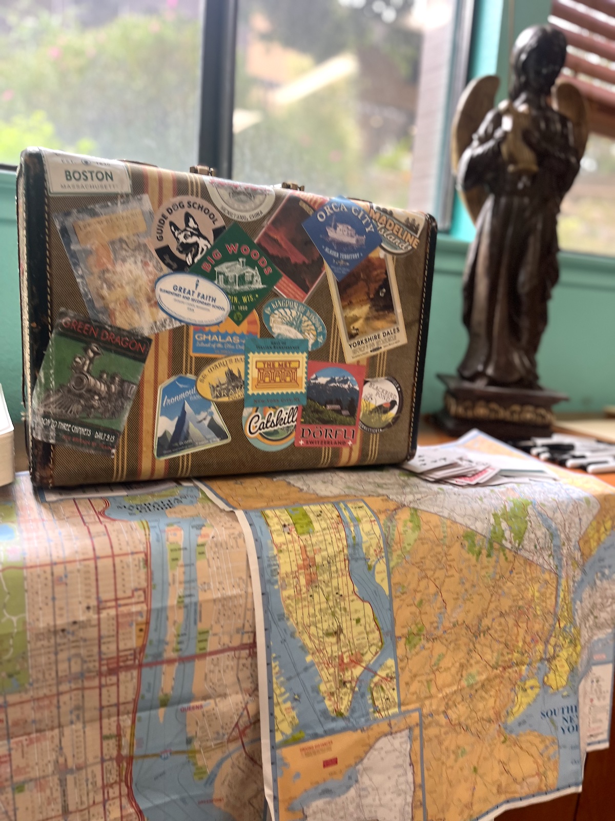 LitWits travel stickers for teaching classic and vintage literature to elementary kids - LitWits creative teaching activity