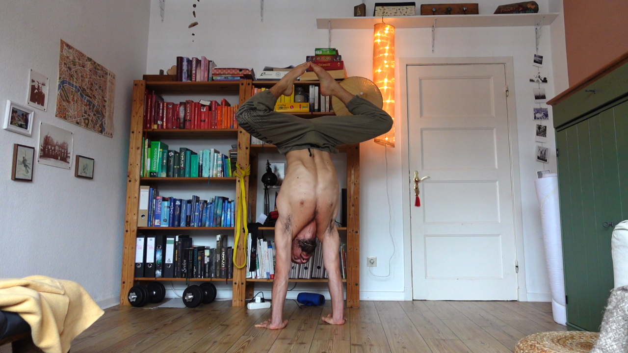 Handstand - diamond : position de base, très agréable à tenir