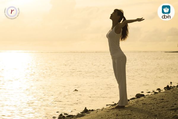 Do-In Yoga meridiaanstrekking voor hart- en levermeridiaan