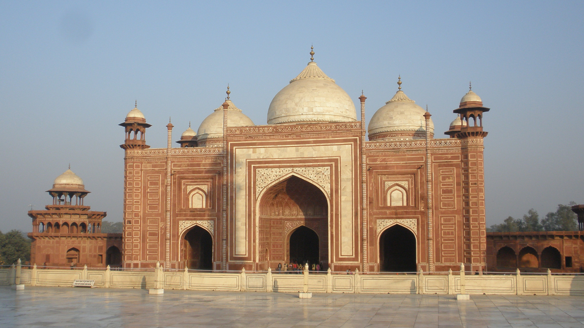 Taj Mahal Mosque