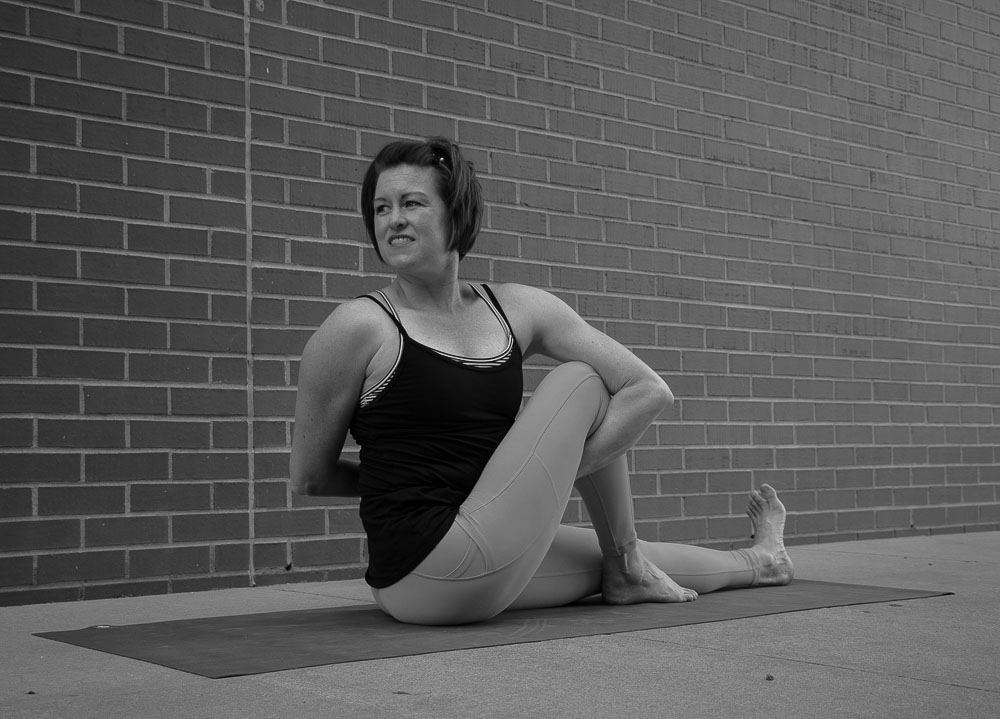 6 Ways to Unwind with Yoga Twists for Beginners